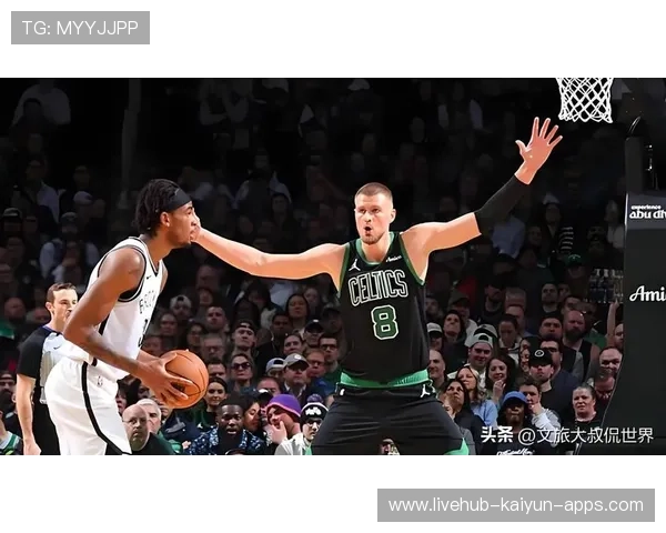 凯尔特人外线补防成功迫使对方犯错